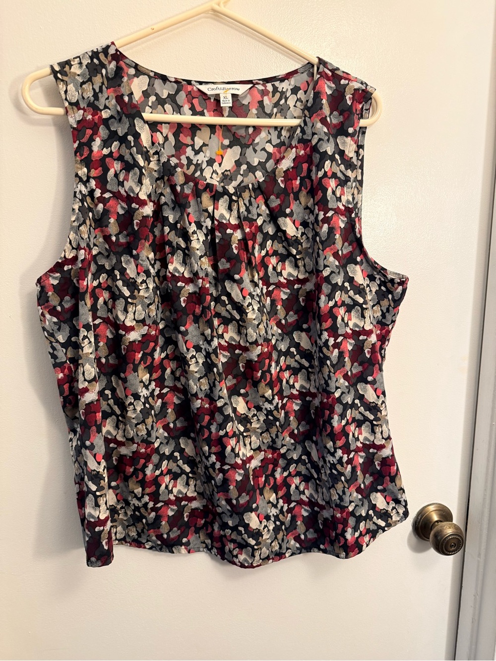croft & barrow Red, Black & Cream Floral Print Sleeveless Camisole